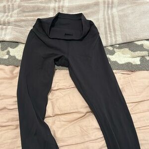 black lululemon leggings